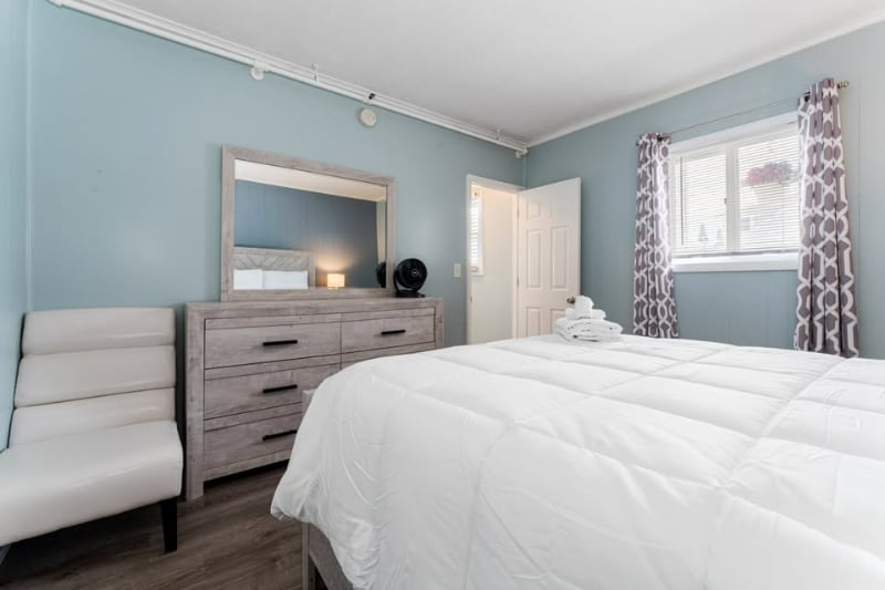 Building Photo - 46 E Grand Ave