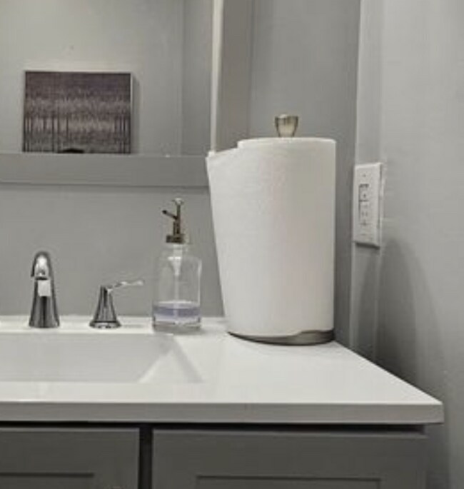 Building Photo - 2040 Linden Ave