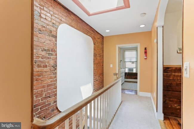 Building Photo - 1116 Monroe St NW