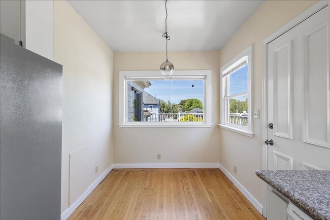 Building Photo - 2111 Buena Vista Ave
