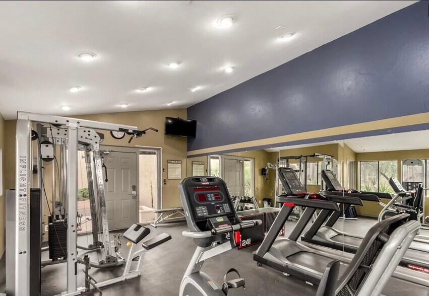 Building Photo - 3825 E Camelback Rd