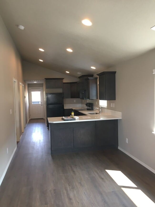 Building Photo - Cozy 2BR Home with Covered Patio & Animal-Friendly Yard – Utilities Included!