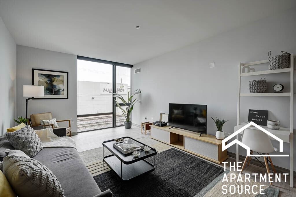 Building Photo - 2155 N Elston Ave