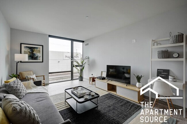 Building Photo - 2155 N Elston Ave