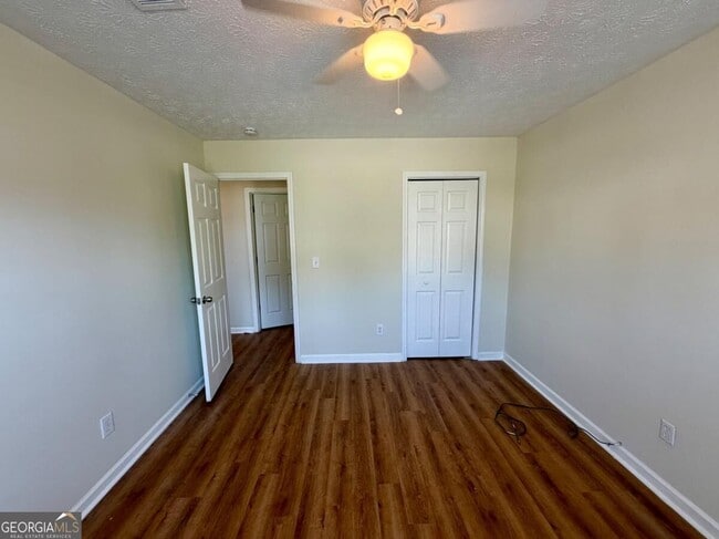 Building Photo - 4212 Reeshemah St