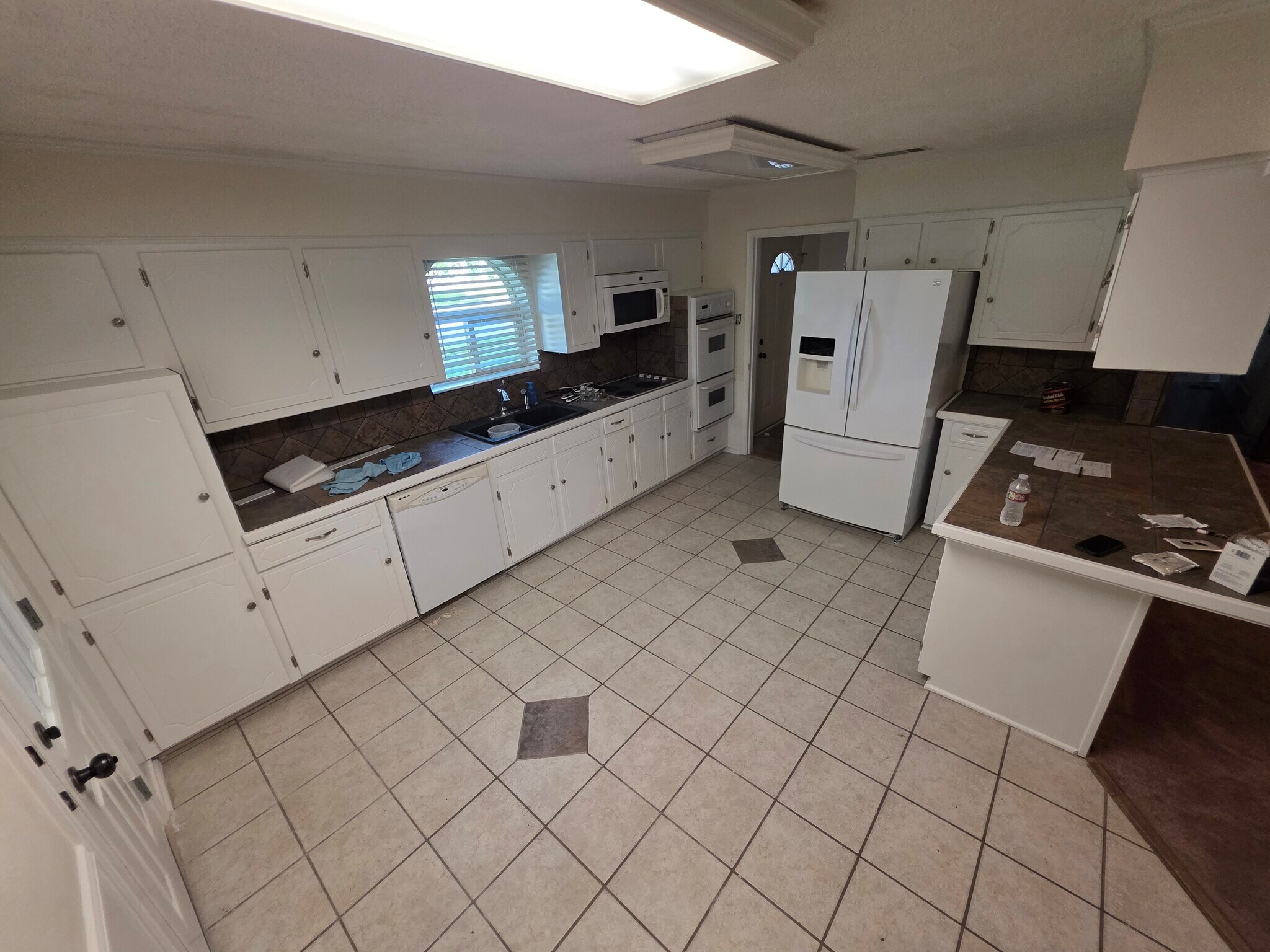 kitchen - 4301 Southridge Dr