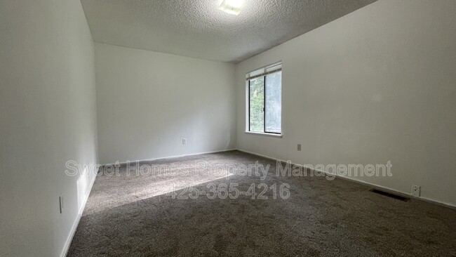 Building Photo - 1923 150th St S