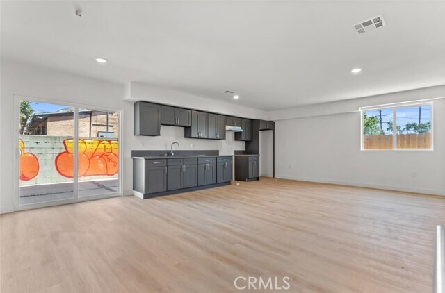 Building Photo - 703 W 80th St