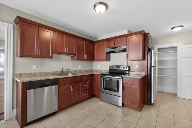 Building Photo - 177 County St