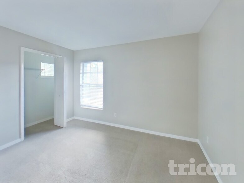 Building Photo - 8502 Deer Chase Dr