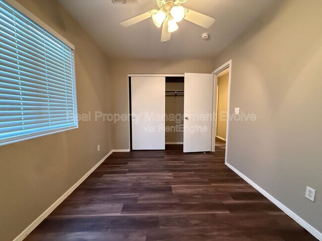 Building Photo - 5021 N 18th Ave