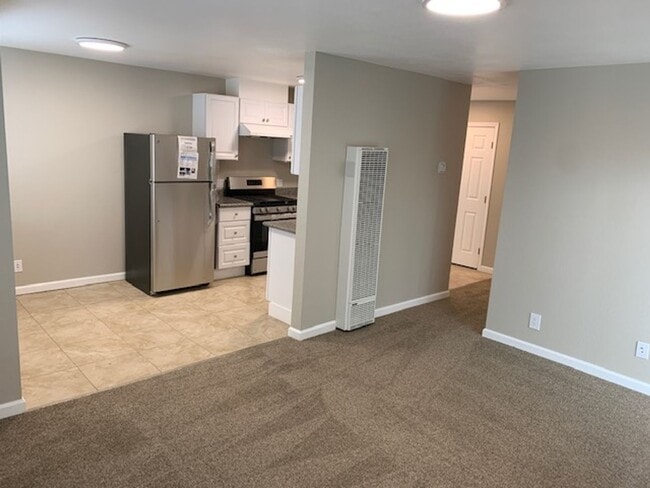 Building Photo - 10801