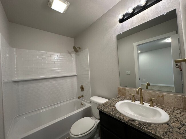 Building Photo - Charming Home in North Lubbock!