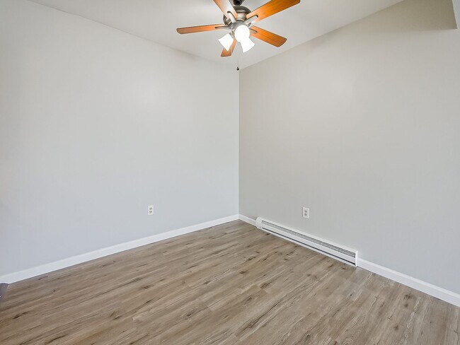 Building Photo - 125 E Van Riper Rd