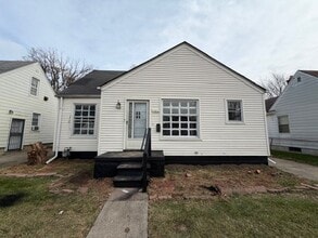 Building Photo - For Lease: Totally updated 3 Bedroom 1 Bath Welcome Section 8