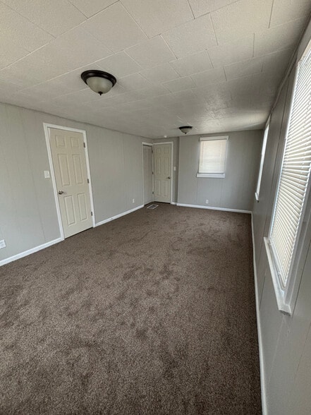 Building Photo - 1287 E Mt Morris Rd