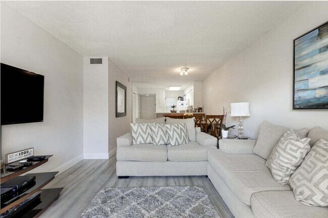 Building Photo - 2230 N Cypress Bend Dr