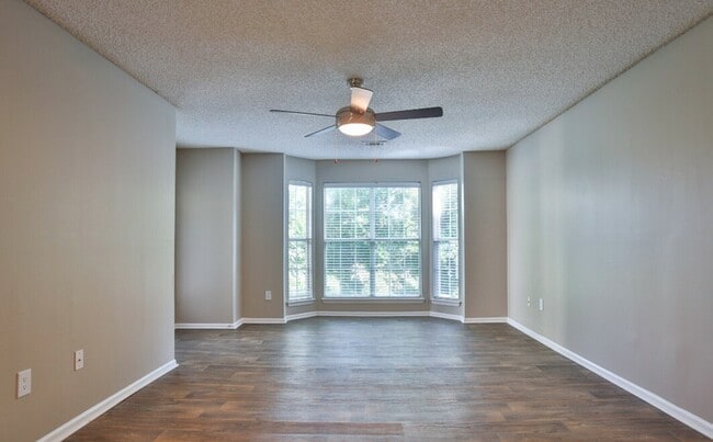 Building Photo - 1432 Loch Lomand Dr