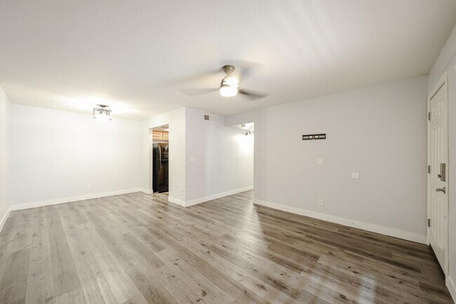 Building Photo - 1340 N Recker Rd