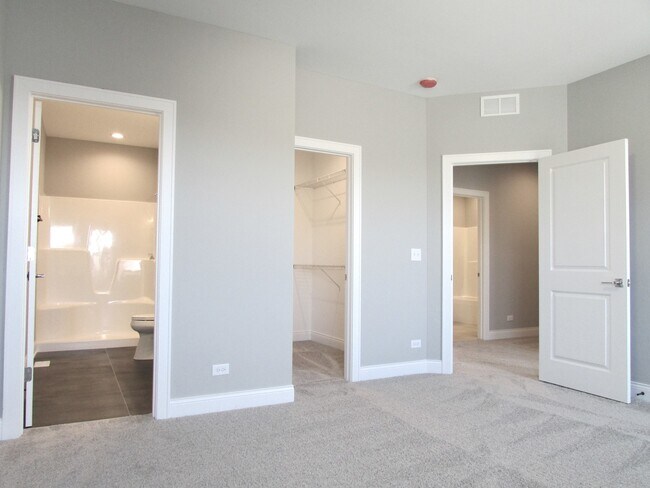 Building Photo - 739 Quail Ln