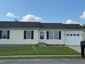 Building Photo - Newly Renovated 3BR 2BA home close to GM, ...