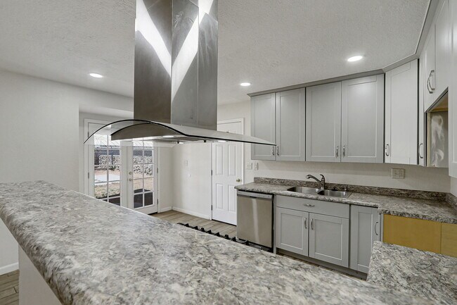 Building Photo - 10401 Centaur Dr