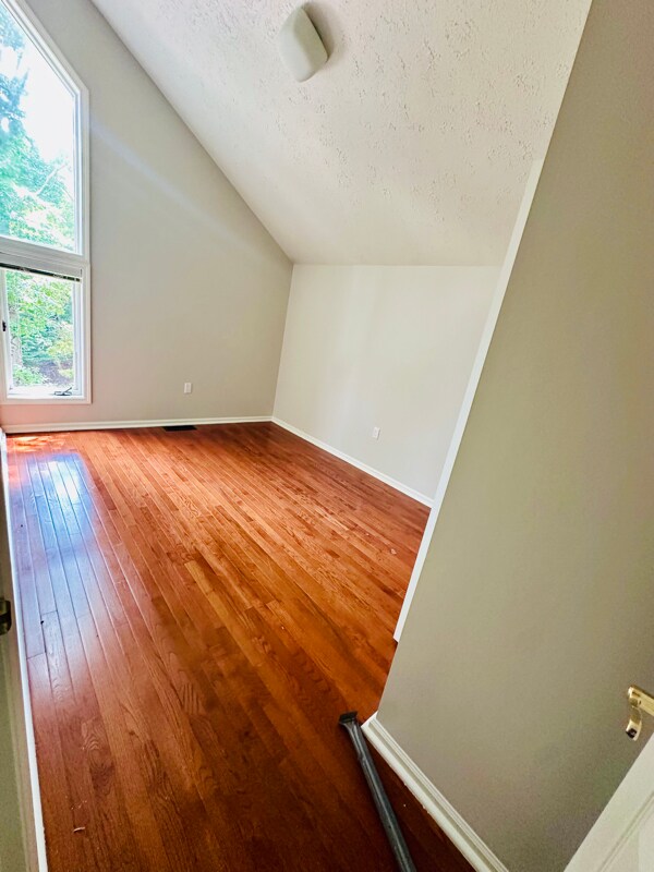 Building Photo - 10086 Mansion Dr