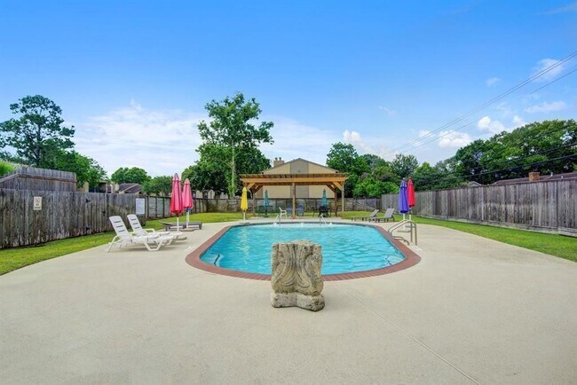 Building Photo - 2833 Seaside Dr