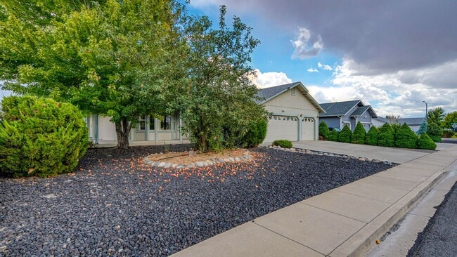 Building Photo - Spanish Springs Rental -- One Story.  No P...