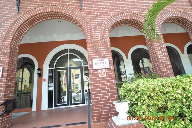 Building Photo - 1810 E Palm Ave