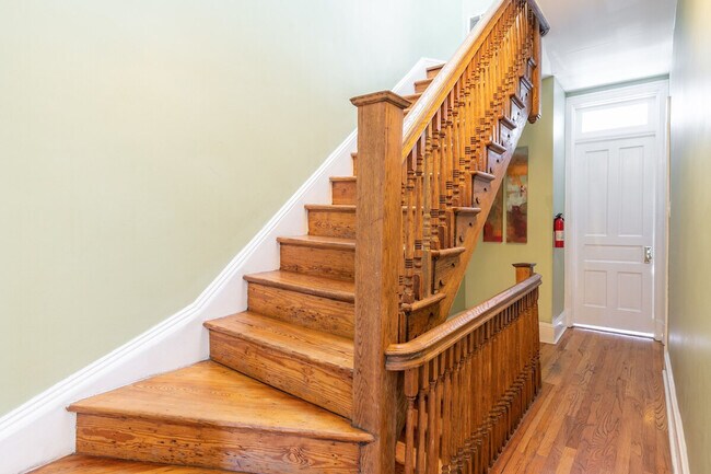 Building Photo - 2633 Adams Mill Rd NW