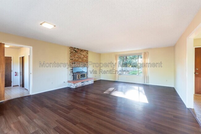 Building Photo - 27045 Meadows Rd