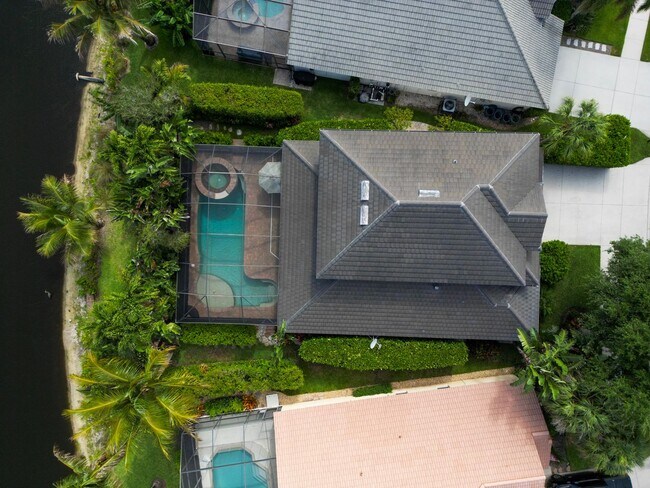 Building Photo - Autumn Woods annual rental in North Naples!