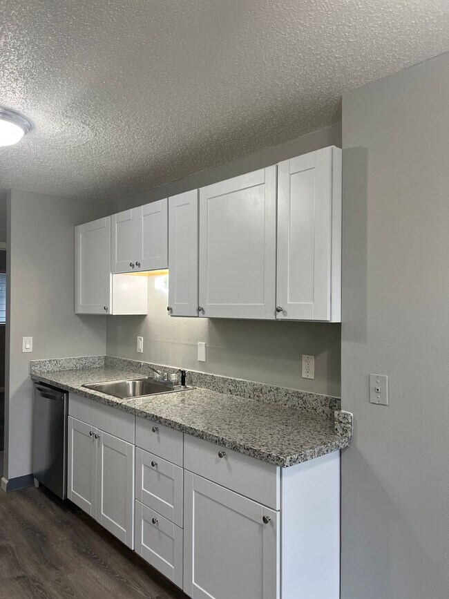 Interior Photo - Executive East