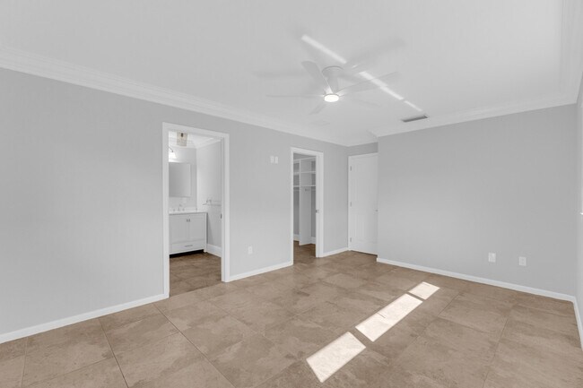 Building Photo - 1180 SW 17th St