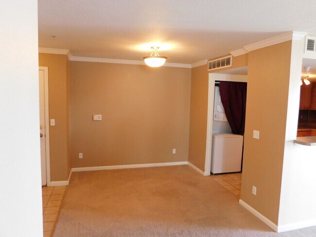 Building Photo - 3 Bed | 2 Bath | 1,264 sq ft | Littleton, CO  **Available Mid August**