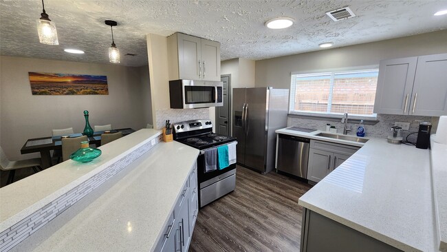 Building Photo - 9735 Stonemont Rd