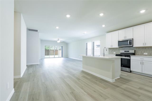 Building Photo - 3406 Pat Mayse Dr