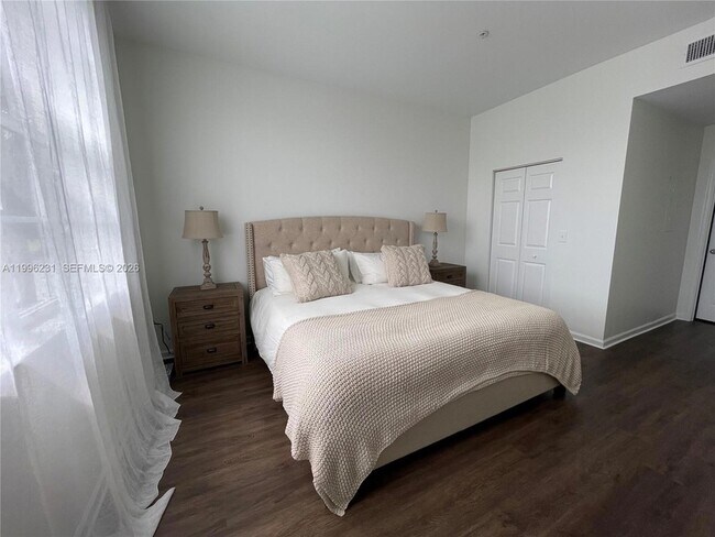 Building Photo - 11720 St Andrews Place St