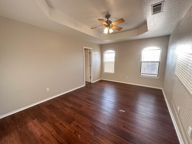 Building Photo - 2701 Littlepine Dr