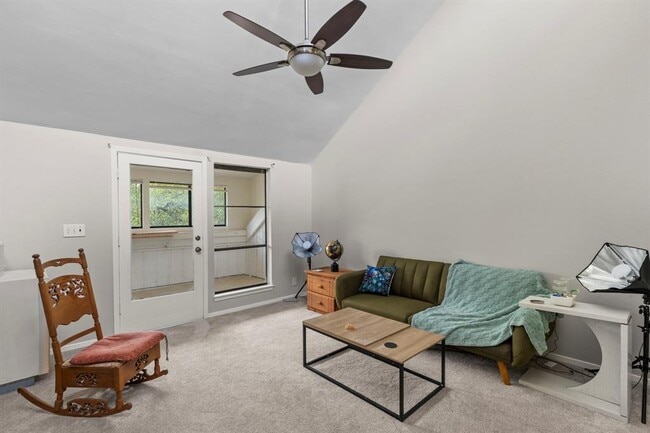 Building Photo - 13 Casa Verde St