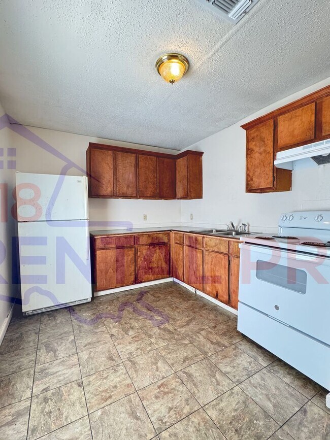 Building Photo - 2708 Kavanaugh Rd