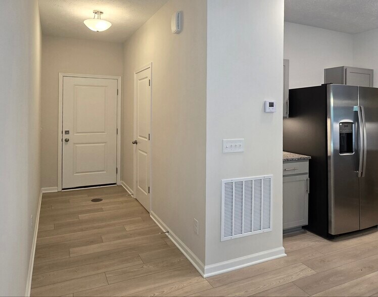 Building Photo - 3472 Bushwillow Dr