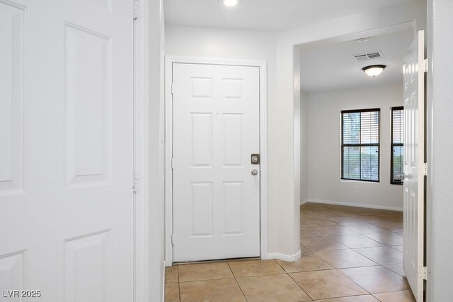 Building Photo - 853 Blushing Rose Pl