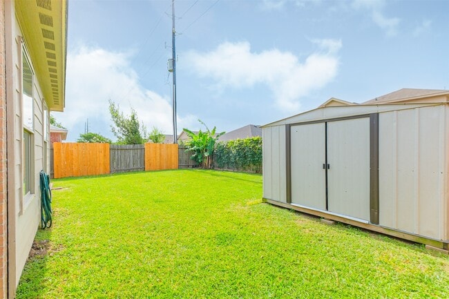 Building Photo - 16530 Peyton Ridge Cir