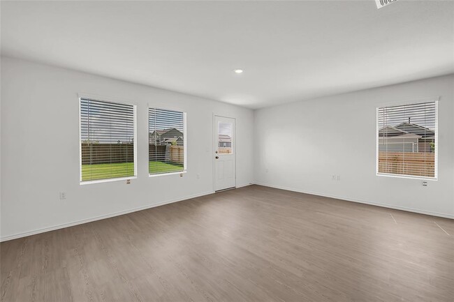 Building Photo - 2528 Willkomen Wy