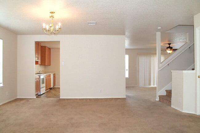 Building Photo - 7631 Bedford Cr