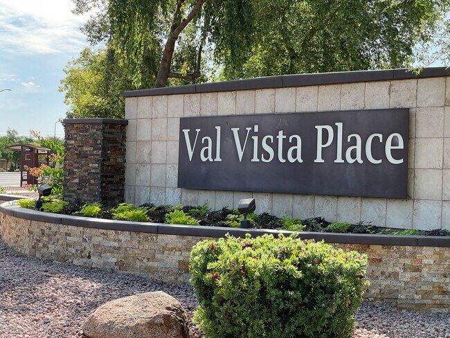 Building Photo - 4 BRM, 2 BA. HOME IN VAL VISTA PLACE in GI...