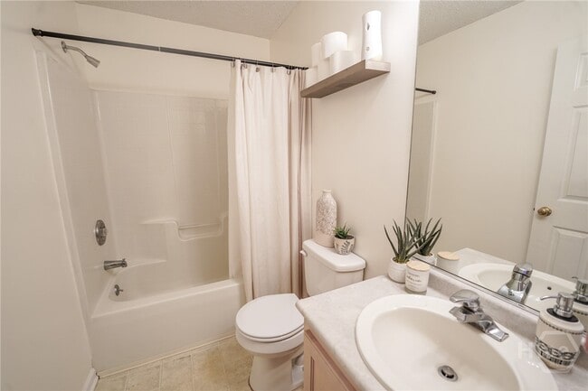Building Photo - 618 Laurel Hill Cir