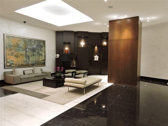 Building Photo - 200 Biscayne Blvd Way